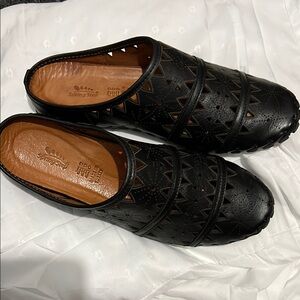 Spring Step Black leather Mules size 8